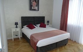 Water Lily Apartment Studio 2 Free Parking- Self Check-In