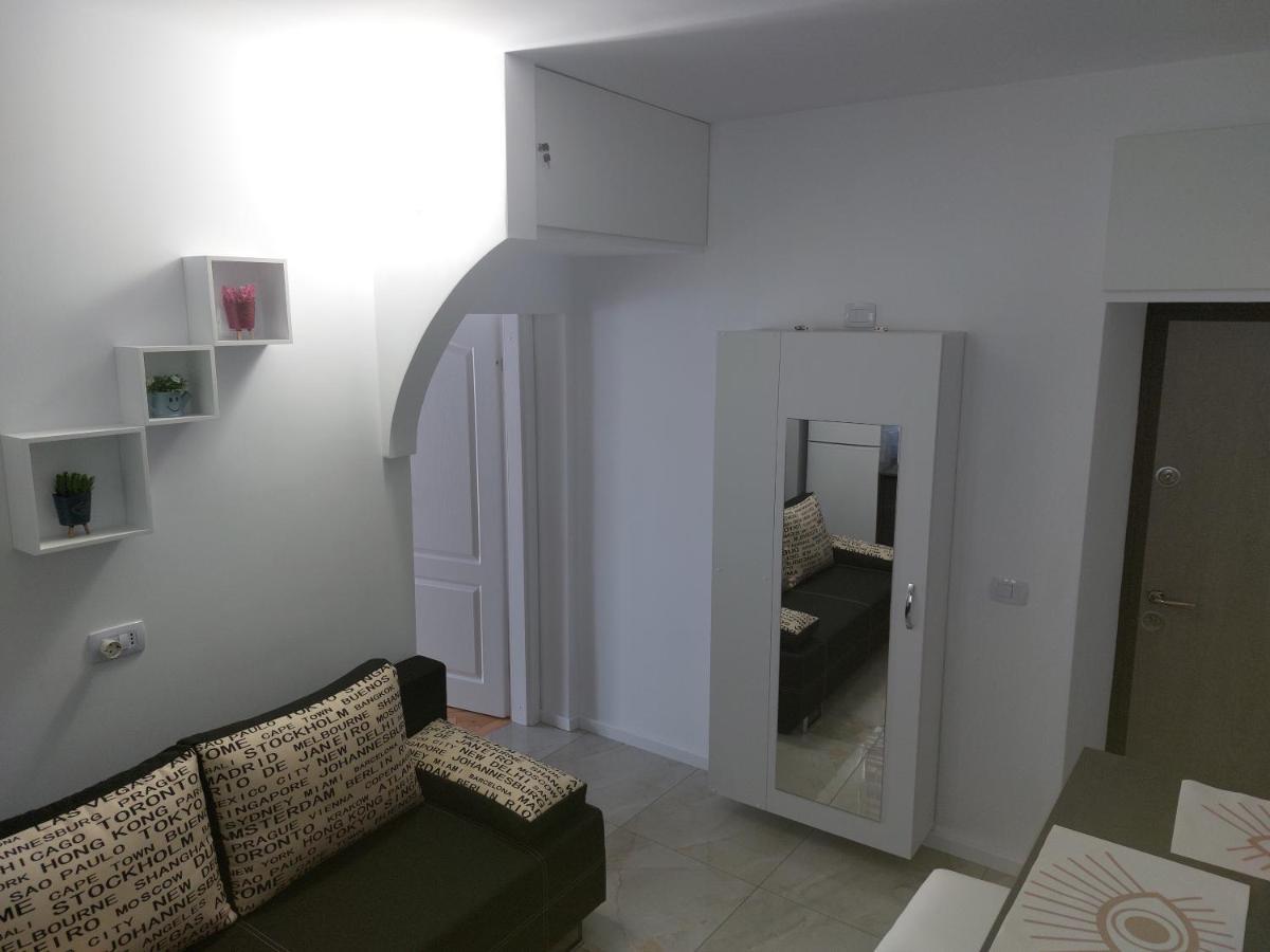 Water Lily Apartment Studio 2 Free Parking- Self Check-In Oradea Exterior photo