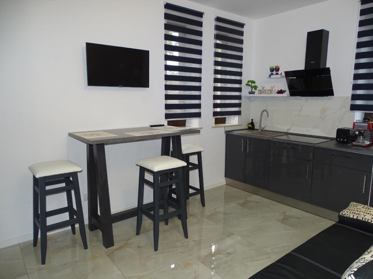 Water Lily Apartment Studio 2 Free Parking- Self Check-In Oradea Exterior photo