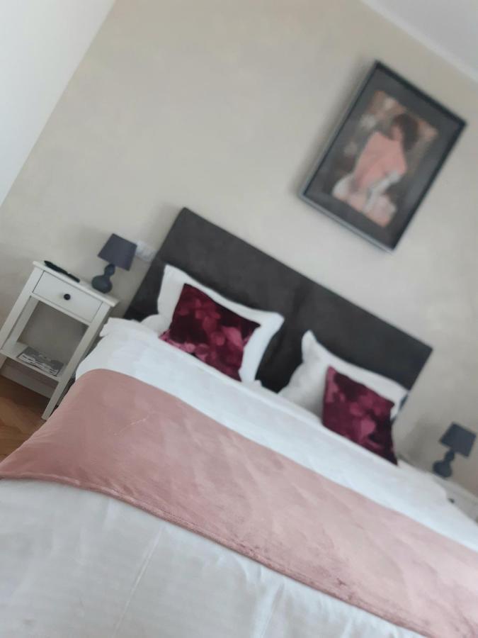 Water Lily Apartment Studio 2 Free Parking- Self Check-In Oradea Exterior photo