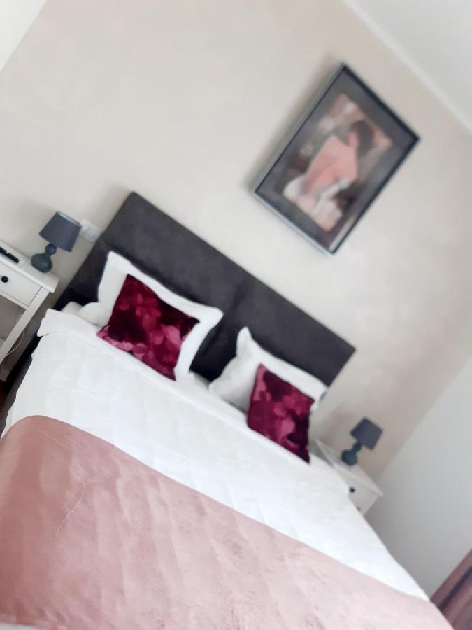 Water Lily Apartment Studio 2 Free Parking- Self Check-In Oradea Exterior photo